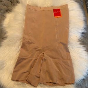 Spanx Slim Contigo high waisted mid thigh Shaper